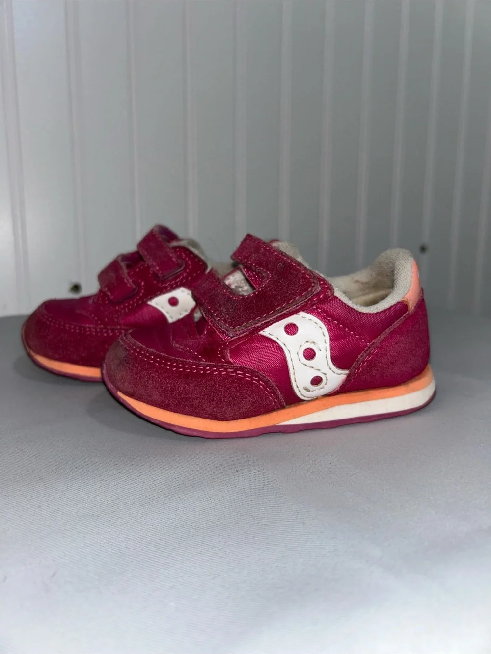Saucony -JAZZ LOWPRO- Kids Dark Pink and Coral Velcro Sneakers SZ: 5M